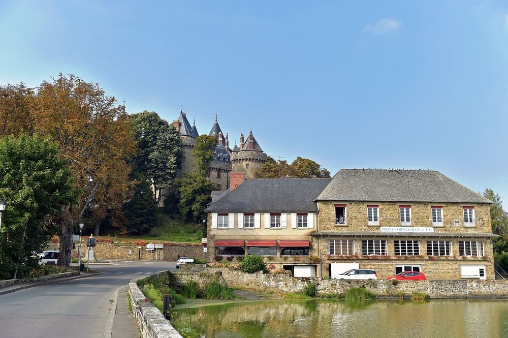 Hotel Restaurant Du Lac Combourg Εξωτερικό φωτογραφία